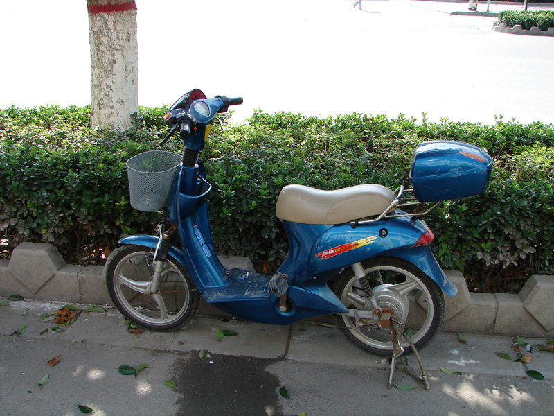 File:Electric scooter blue.jpg