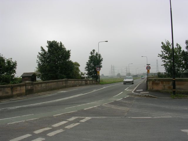 File:Flixton Bridge - geograph.org.uk - 50061.jpg