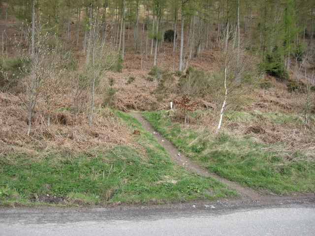 File:Footpath junction by the road to Bwlch pen Barras - geograph.org.uk - 1245705.jpg