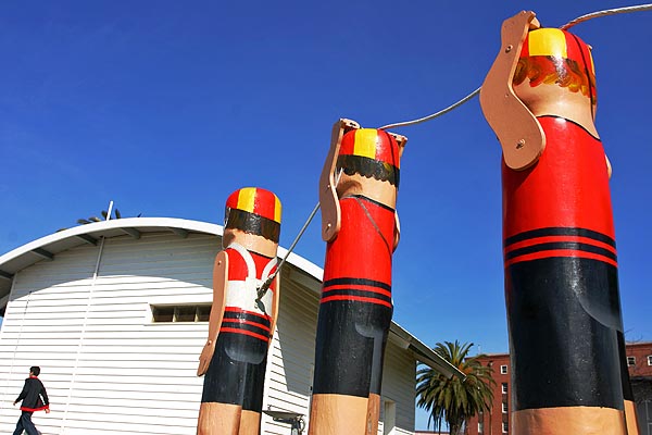 File:Geelong Lifeguard Bollards.jpg