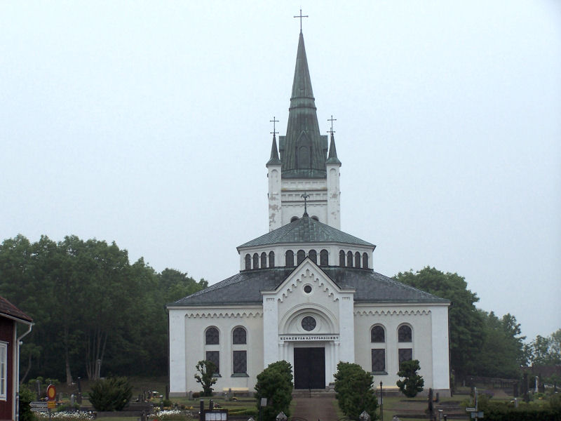 File:Hällaryds kyrka.jpg