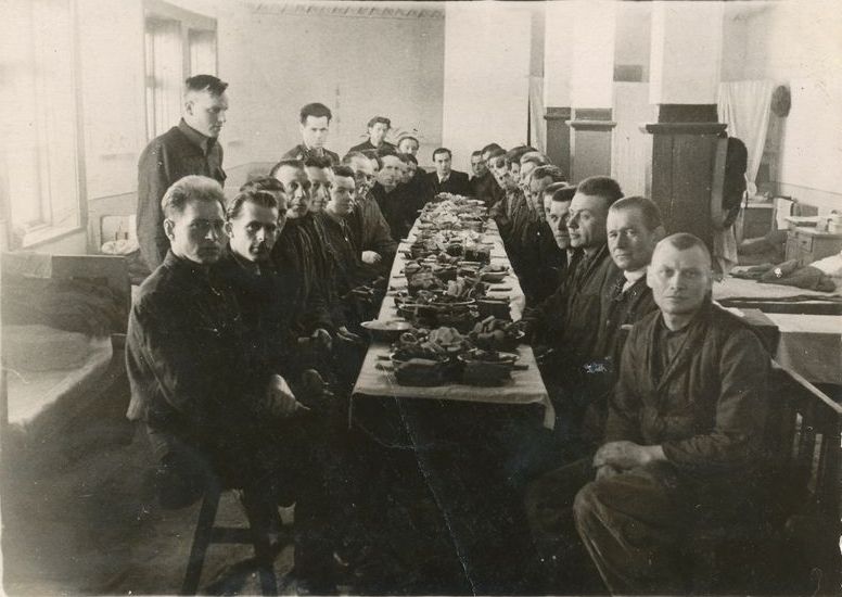 File:Lithuanian political prisoners celebrate Easter.jpg