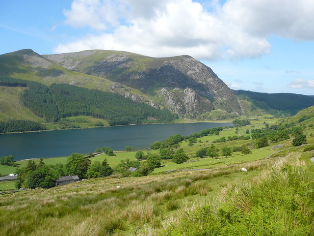 Llyn Cwellyn from the lower part of the Snowdon Ranger Path - geograph.org.uk - 1634606