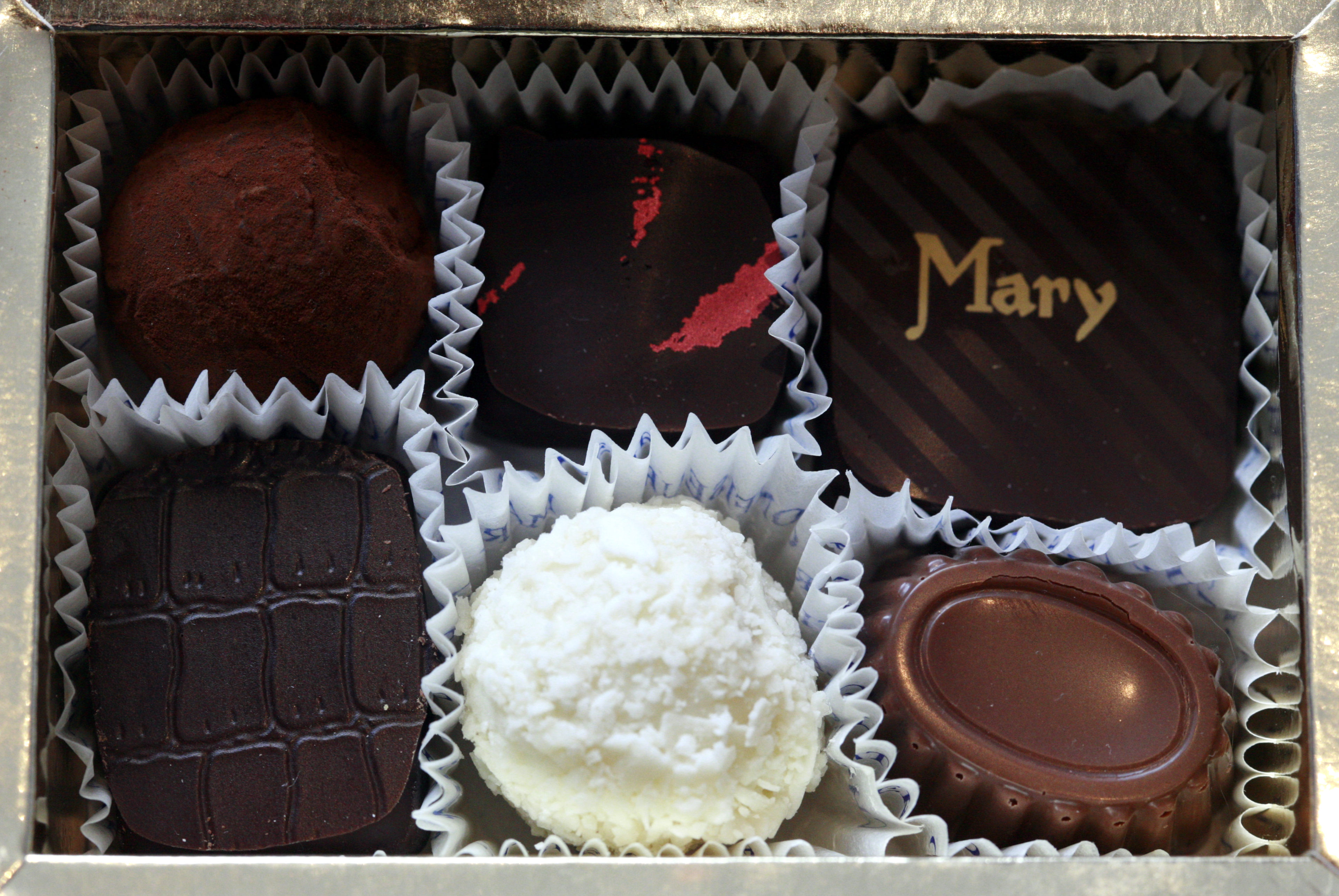 Marys chocolate. Viva Maria шоколад. Бельгийский шоколад в коробке. Зефир с кофе в бельгийском шоколаде.