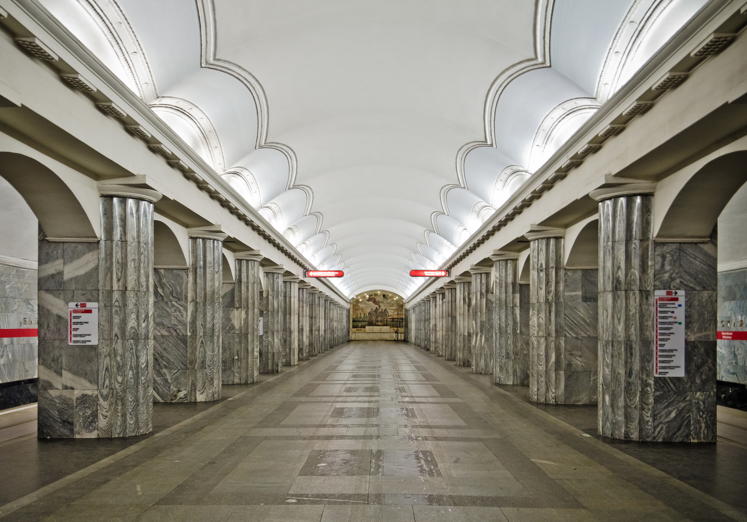 Станции метро и улицы санкт петербурга. Станция метро Балтийская Санкт-Петербург. Станция метро Балтийская СПБ. Петербургский метрополитен станция Балтийская. Вестибюль станции Балтийская.