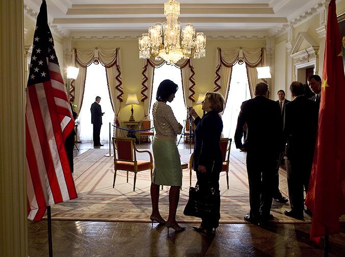 File:Michelle Obama & Hillary Clinton in London 4-1-09.JPG