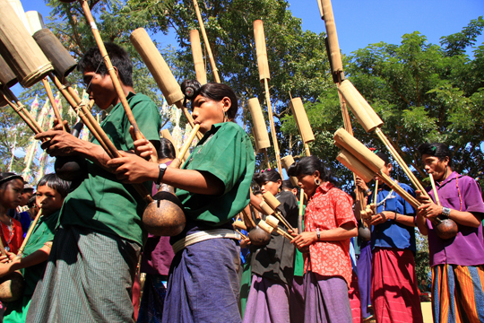 File:Mru people playing traditional instrument.jpg