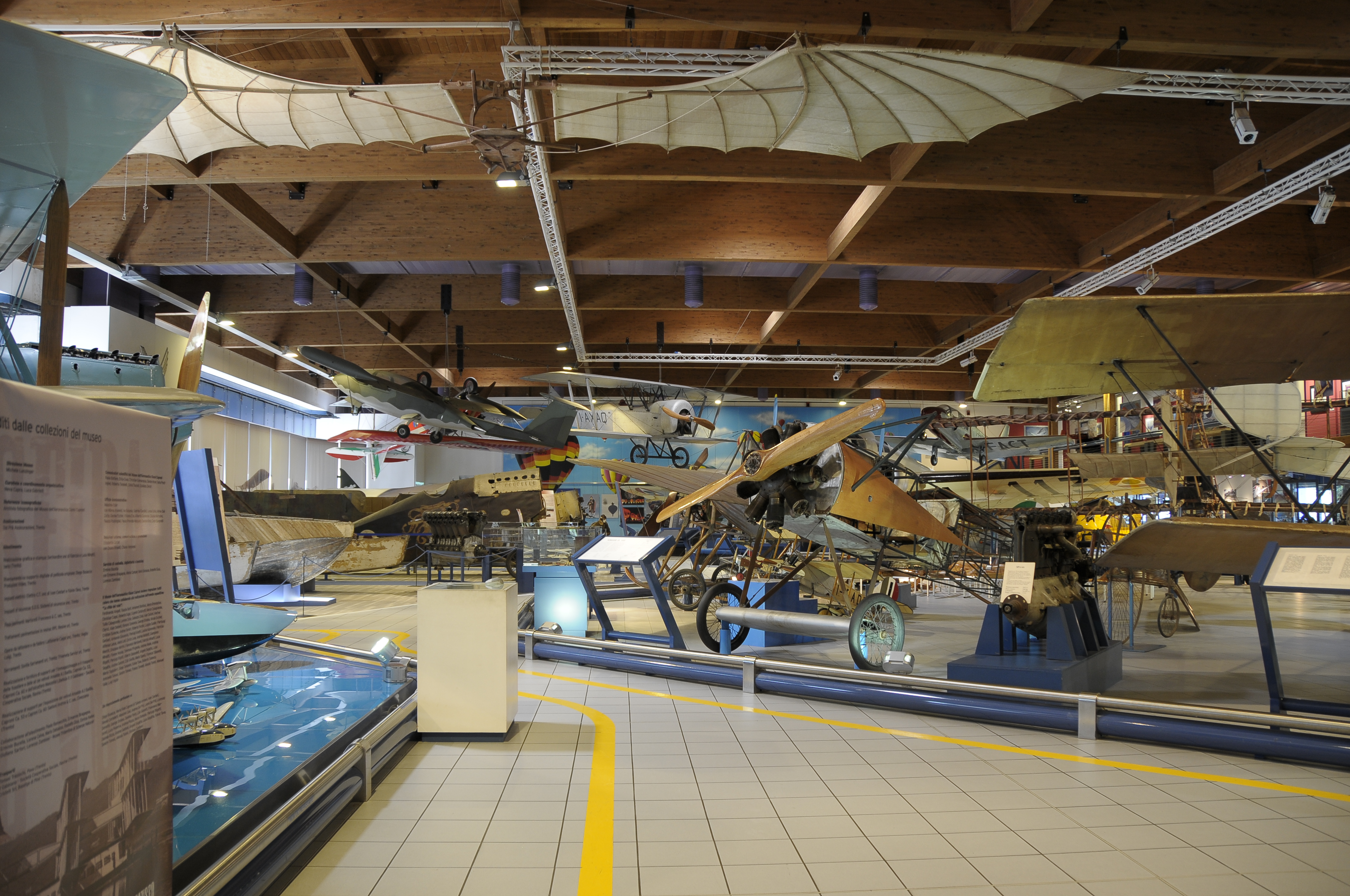 File Museo dell Aeronautica Gianni Caproni main hall 2 .JPG