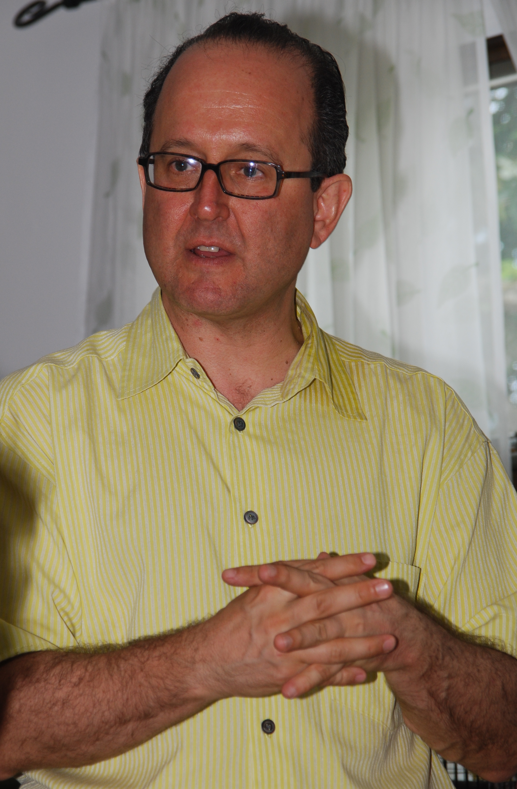 Jonathan Tasini speaking at a 2009 campaign fundraiser on Staten Island