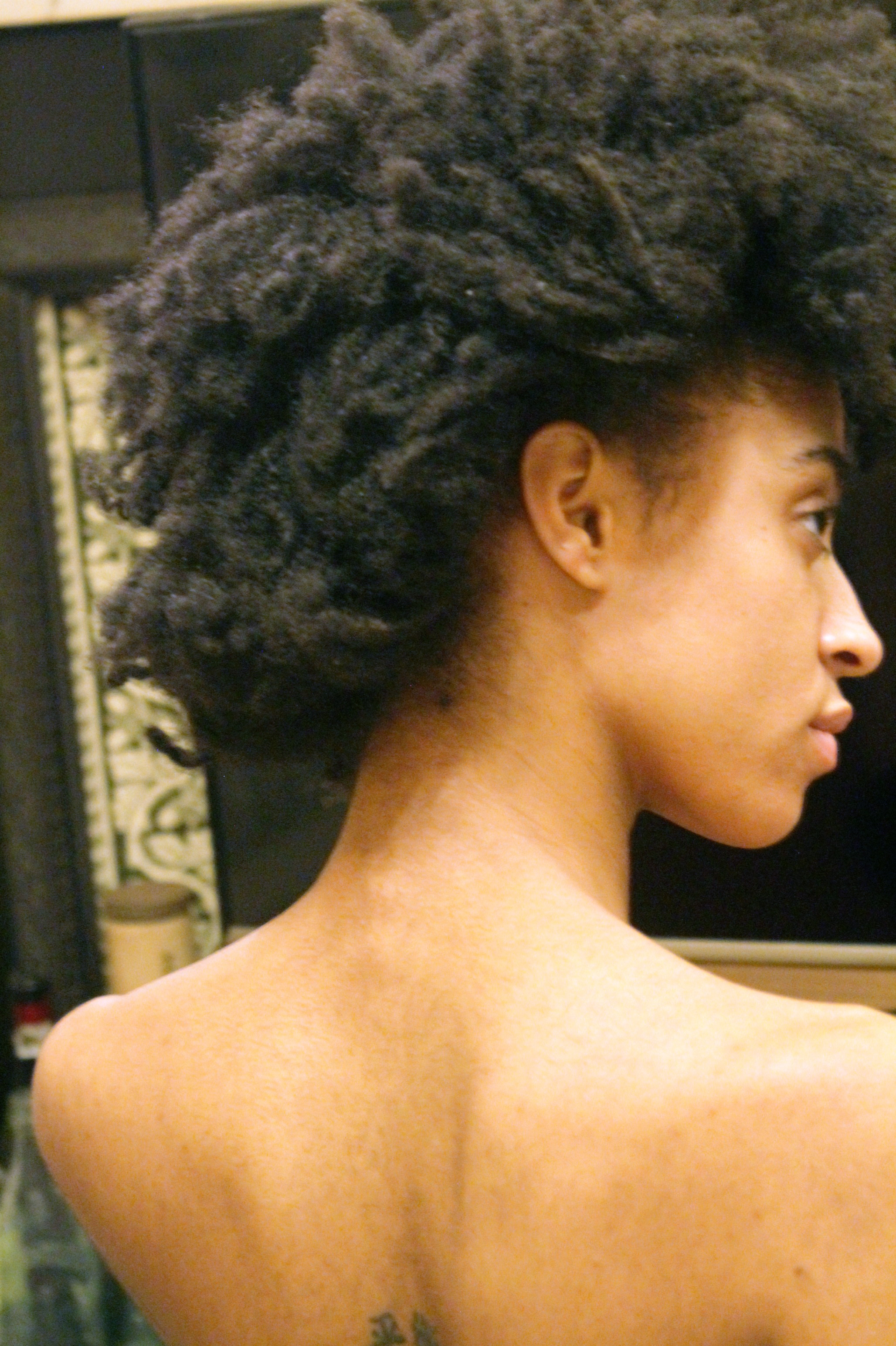 File:Natural Afro - hair type 4c- model Gwyneth  - Wikimedia  Commons