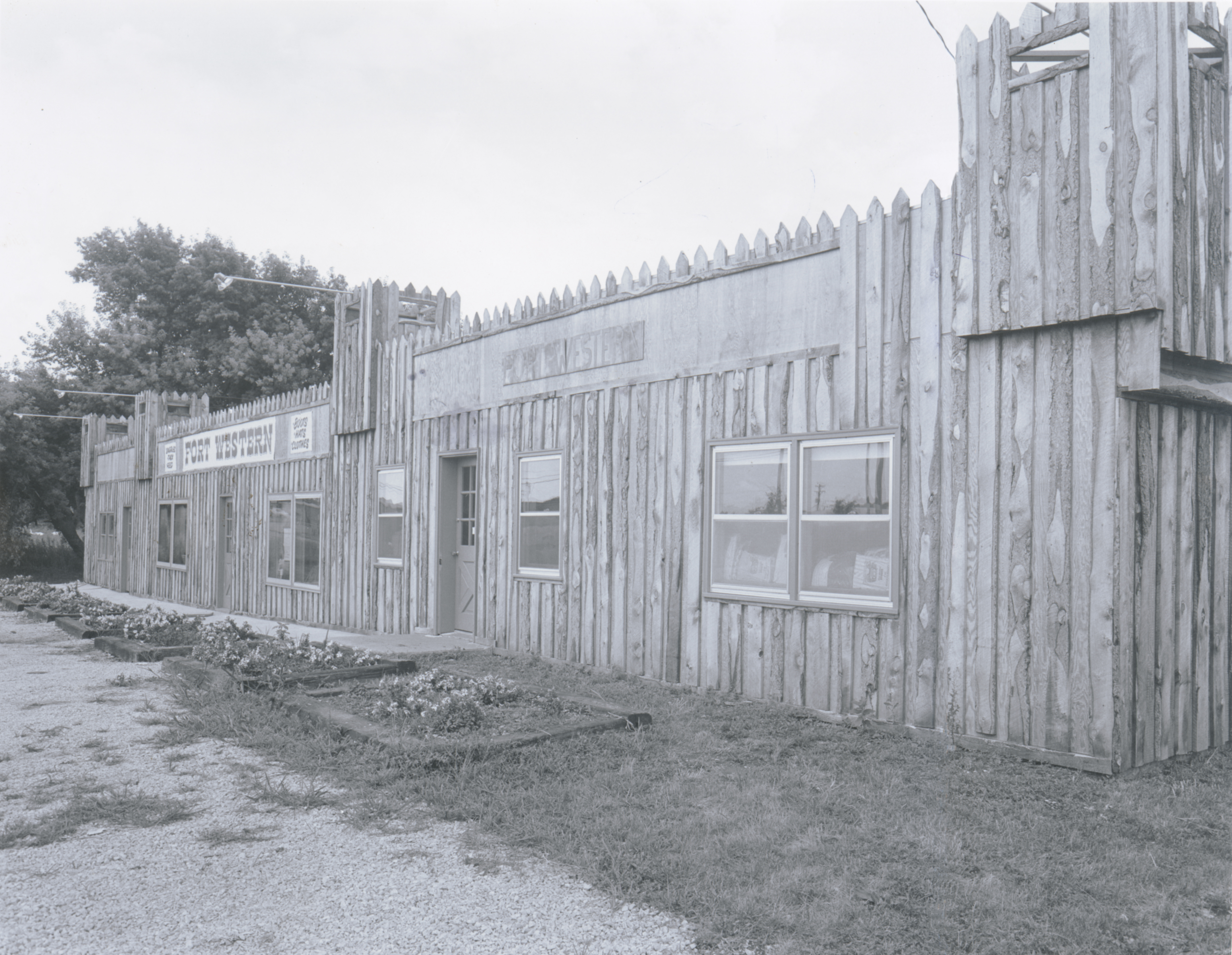 Линкольн Небраска. Jean Hoeffler Wild West Fort. Fort store