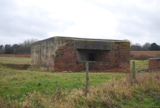 File:Pillbox, Muckleburgh Collection - geograph.org.uk - 3915838.jpg