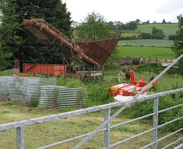 File:Rusting hulk - geograph.org.uk - 449457.jpg