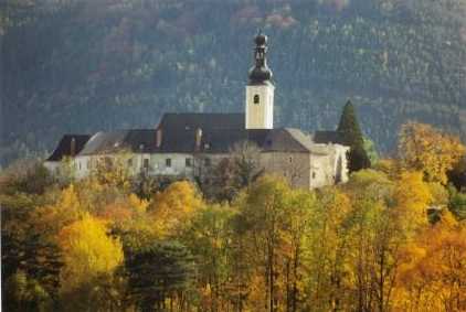 File:Schlosskirche gloggnitz.jpg