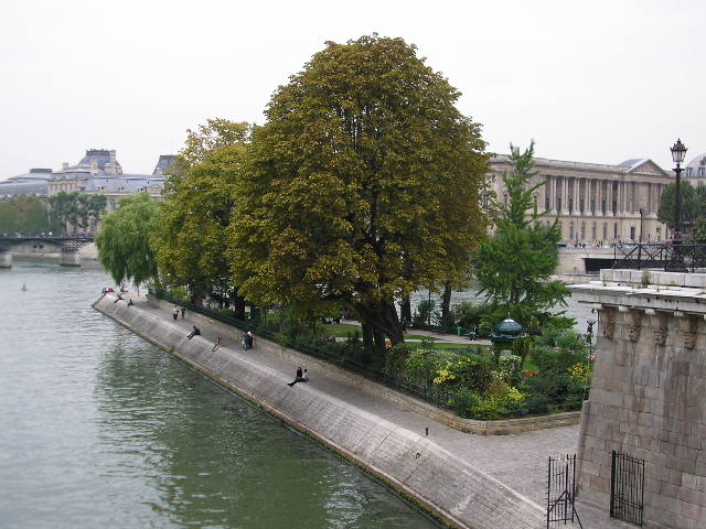 File:Square du Vert-Galant 001.jpg