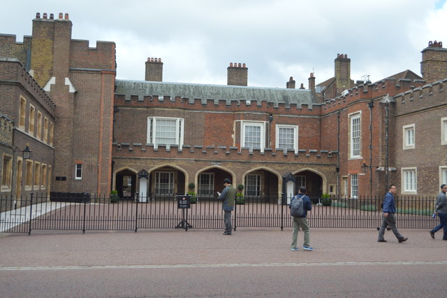 File:St James's Palace - geograph.org.uk - 5695755.jpg