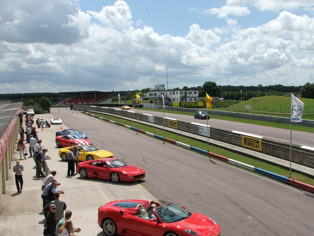 Thruxton race track - pit straight - geograph.org.uk - 1476030