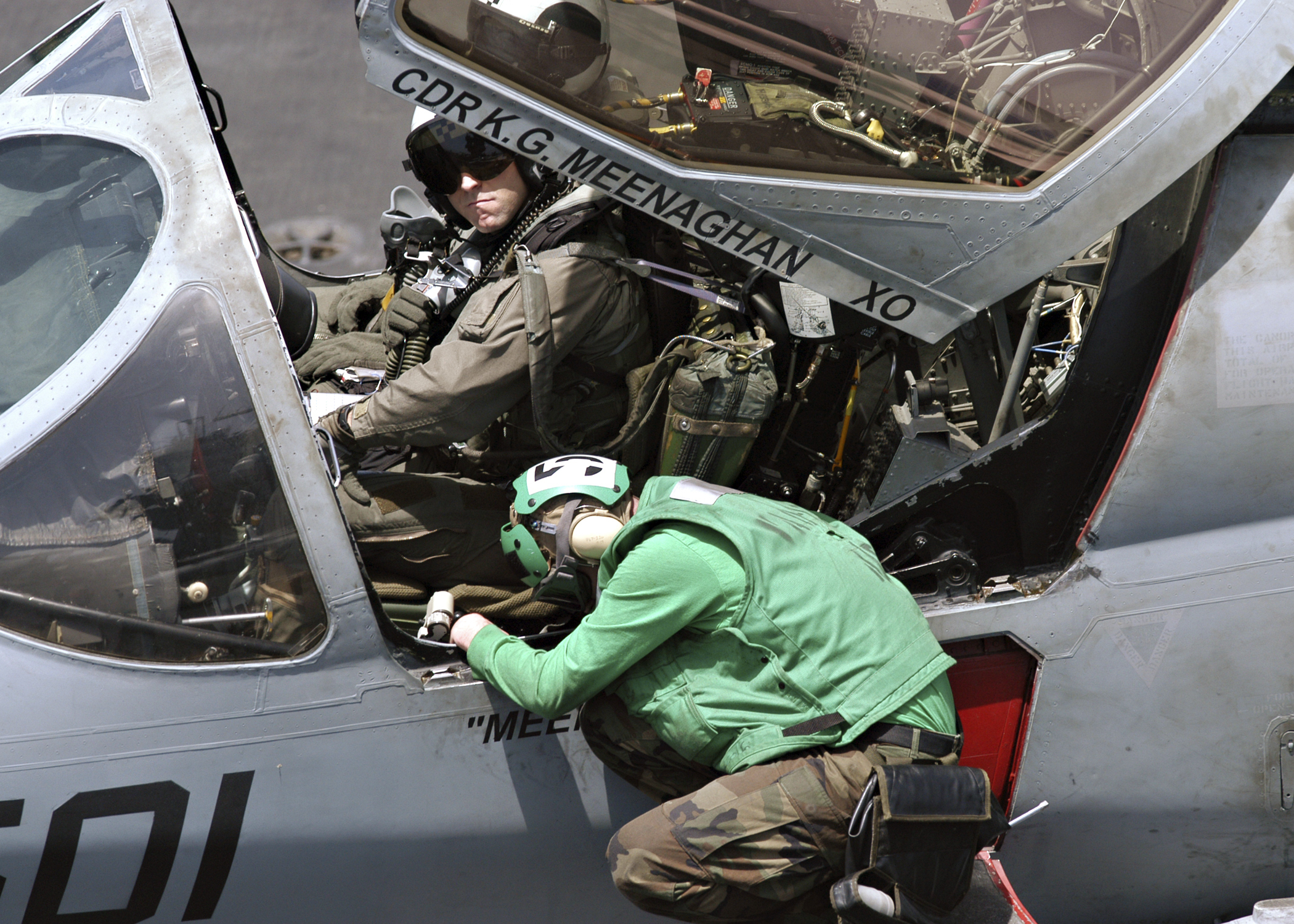 US_Navy_040712-N-7263H-033_Carrier_Air_Wing_maintenance_personnel_complete_pre-flight_maintenance_on_and_EA-6B_Prowler_assigned_to_the_Rooks_of_Electronic_Attack_Squadron_One_Two_Six_%28VAQ-126%29_aboard_USS_Enterprise_%28CVN_65%29.jpg