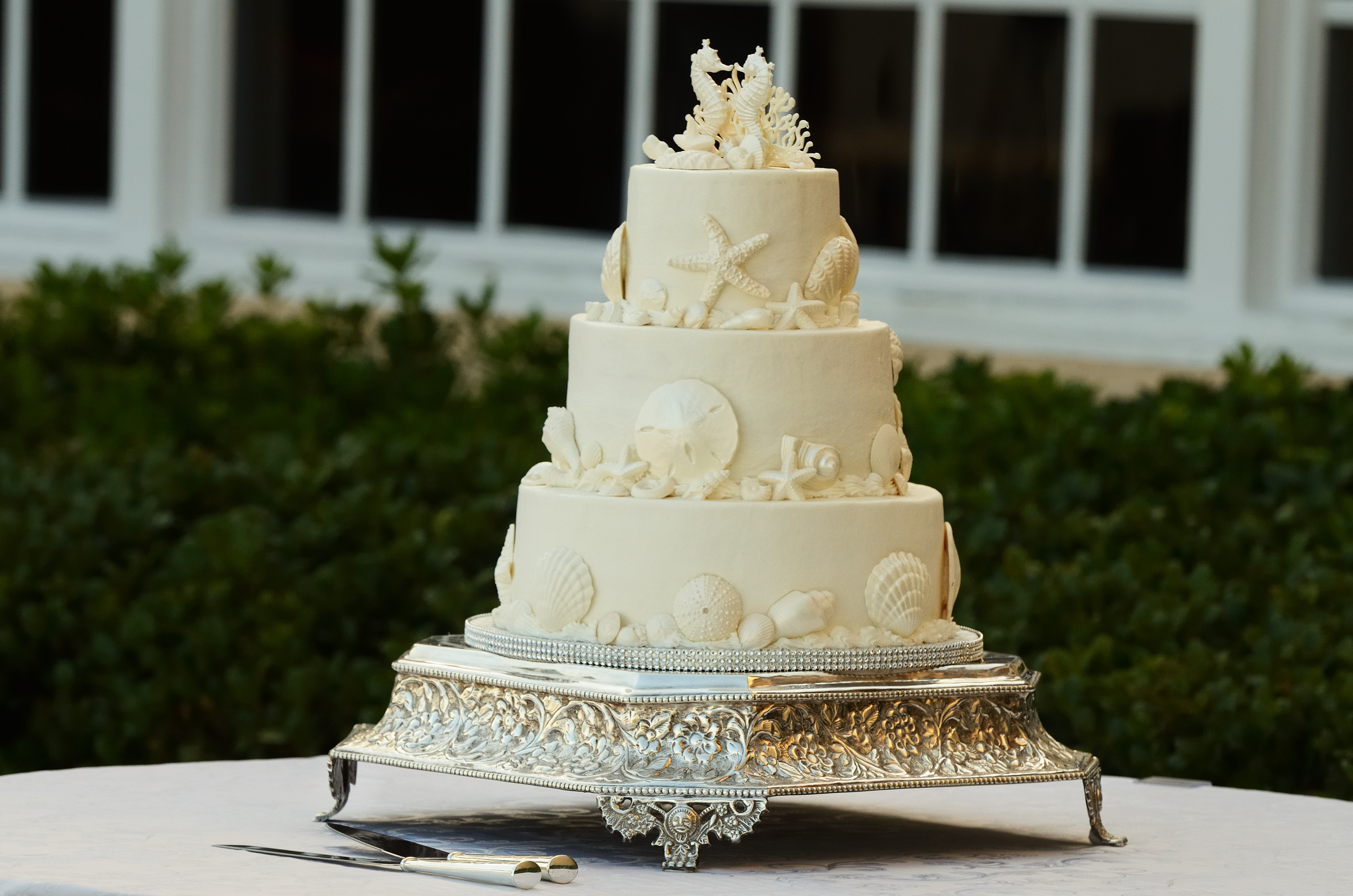 Wedding Cake (7712258102).jpg. 