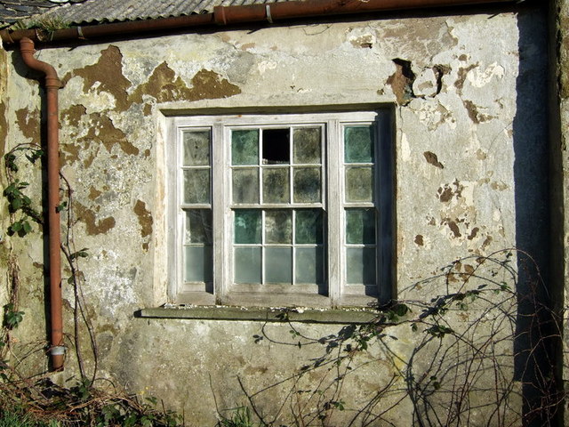 File:Window at Cwrt-Court - geograph.org.uk - 679644.jpg