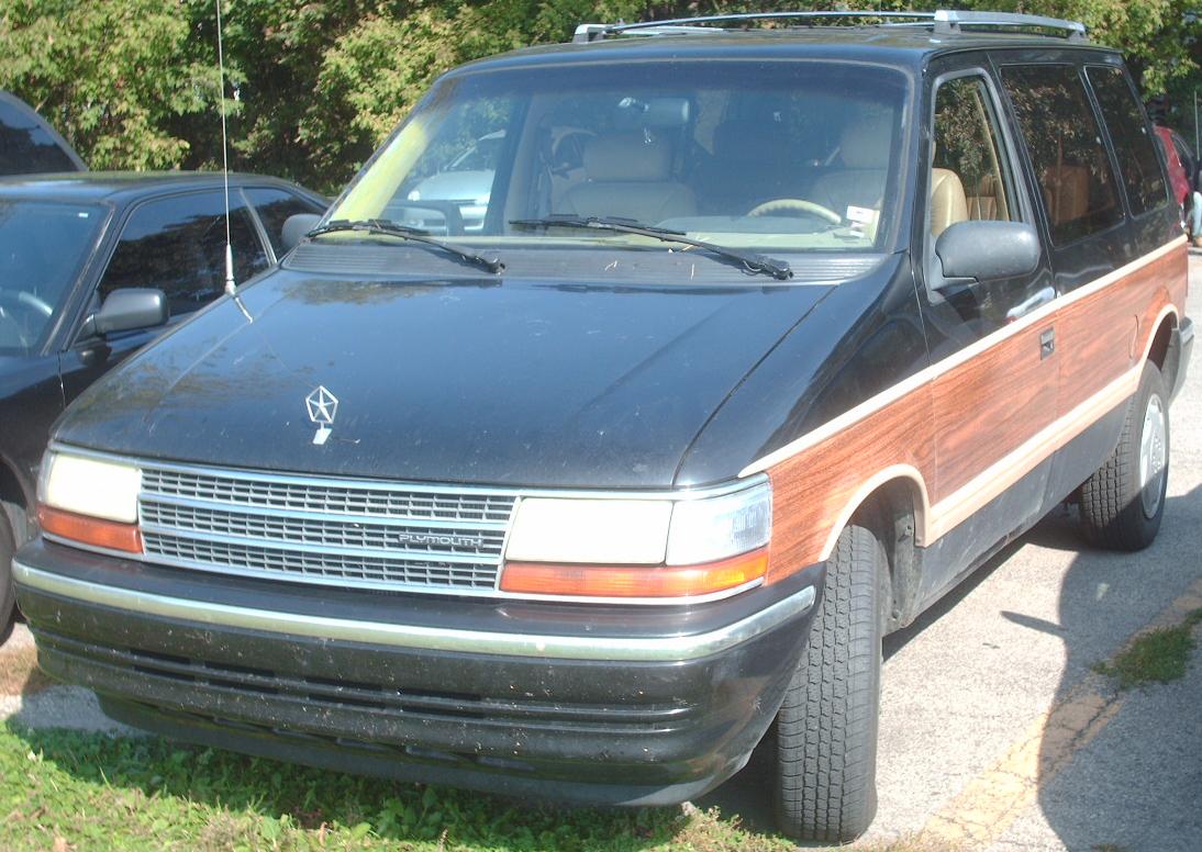 https://upload.wikimedia.org/wikipedia/commons/3/3d/1991_Plymouth_Voyager.jpg