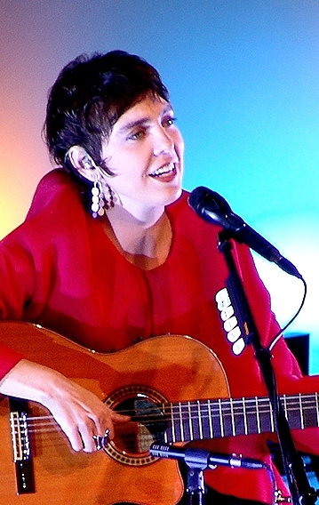 Adriana Calcanhotto