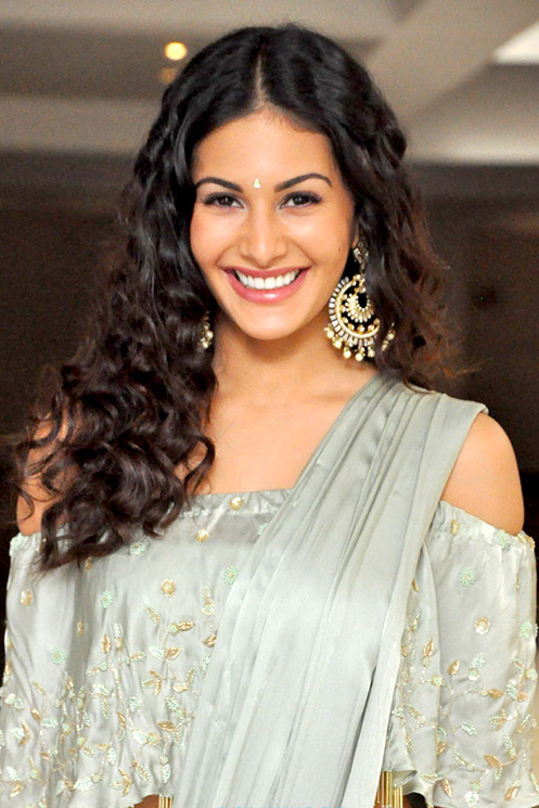 Amyra Dastur Wikipedia