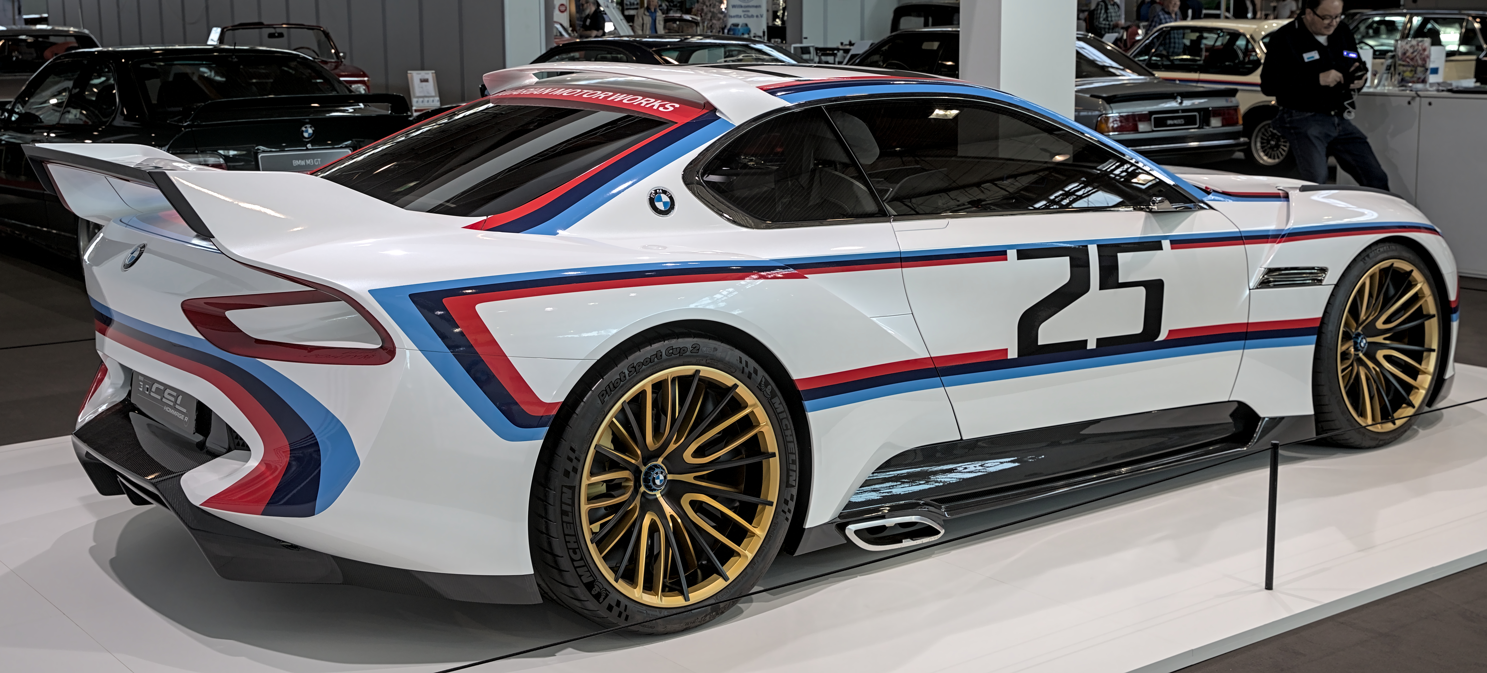 Масштабная модель BMW CSL Hommage R #25 белый лучшая цена!