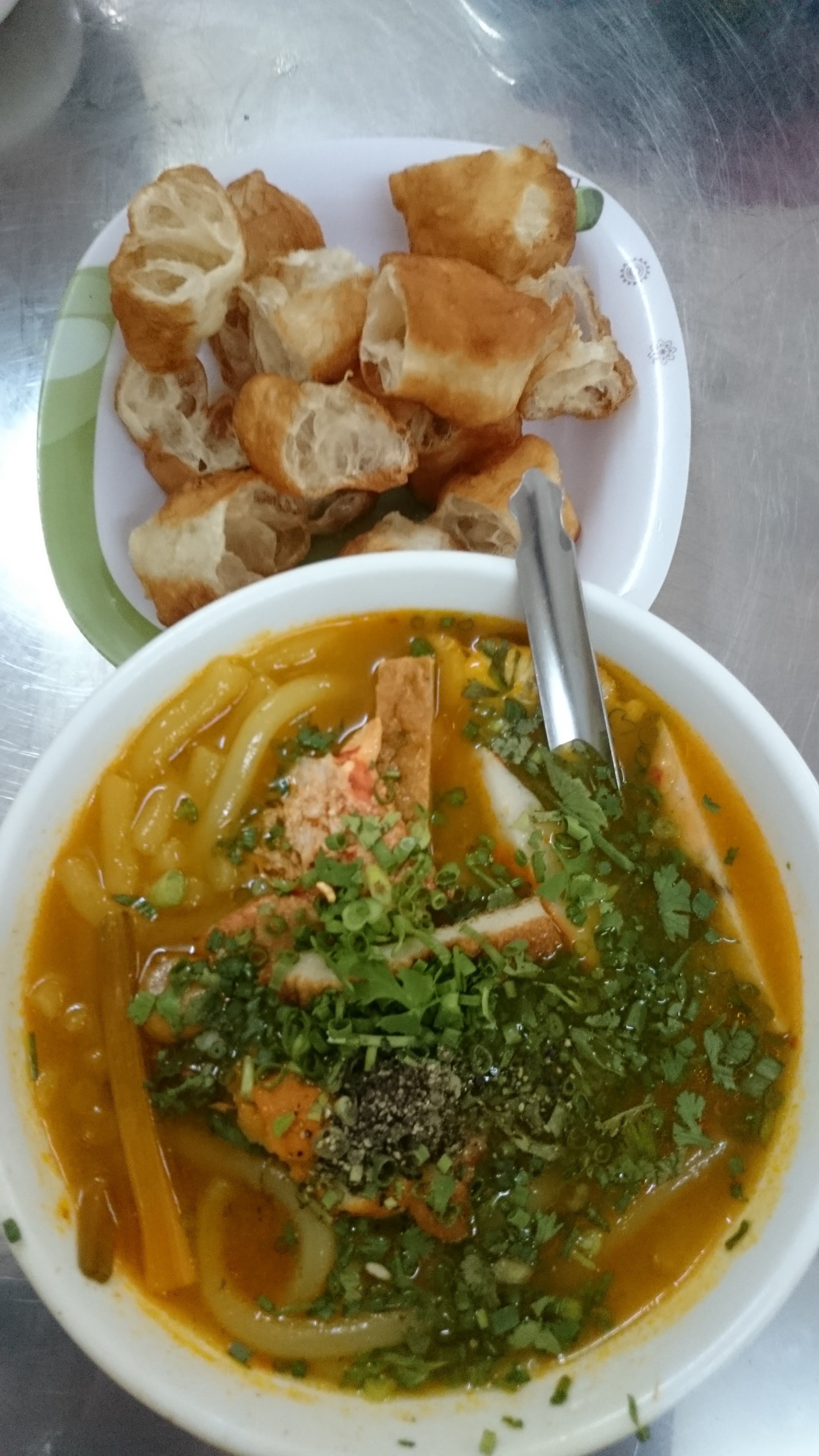 File:Bánh canh cua (Vietnamese thick noodle with crab soup).jpg