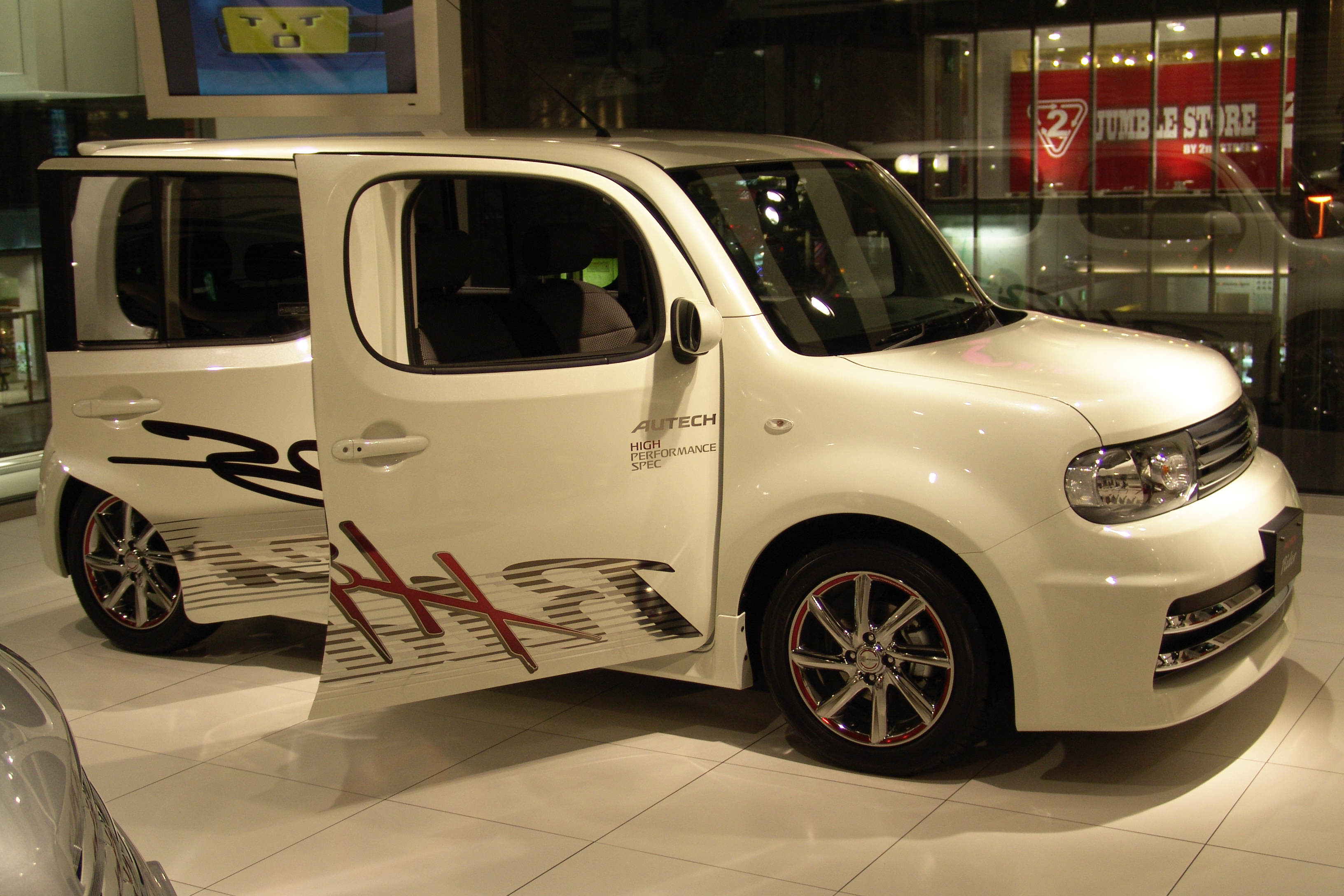 Nissan Cube z12 tuned