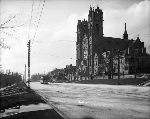 File:Cathedral Madeline 1908.jpg