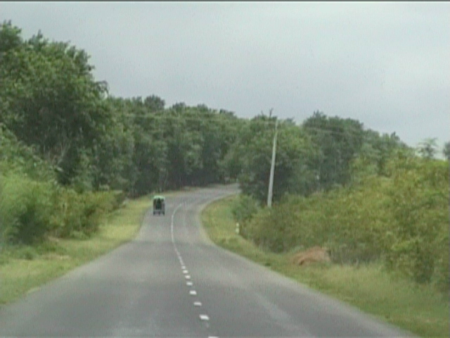 File:Dhaka-Chapainobabganj Highway 2.JPG