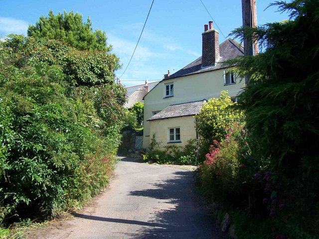File:House in Stokenham - geograph.org.uk - 519271.jpg