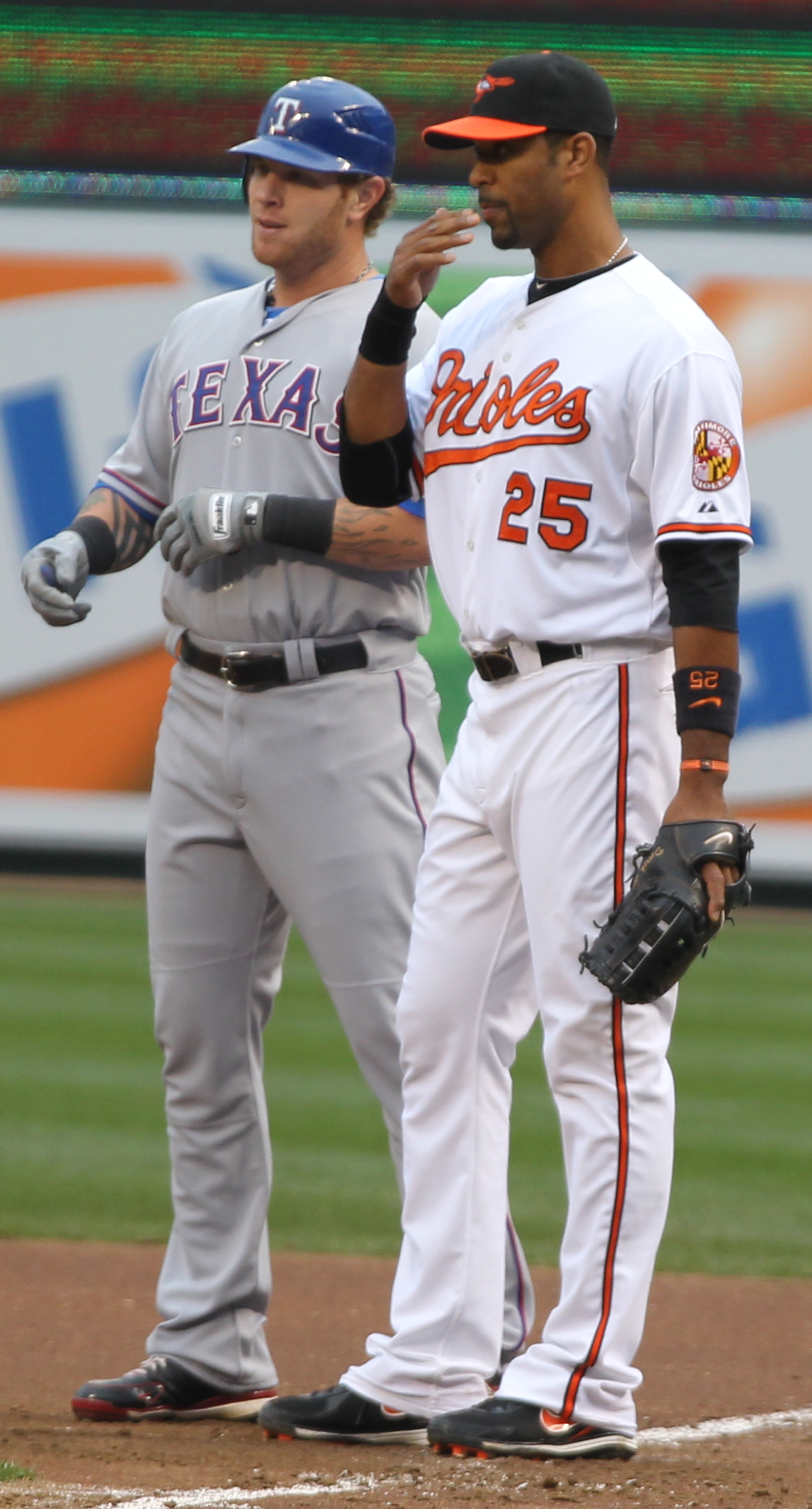 File:Josh Hamilton and Derrek Lee 2011.jpg - Wikimedia Commons