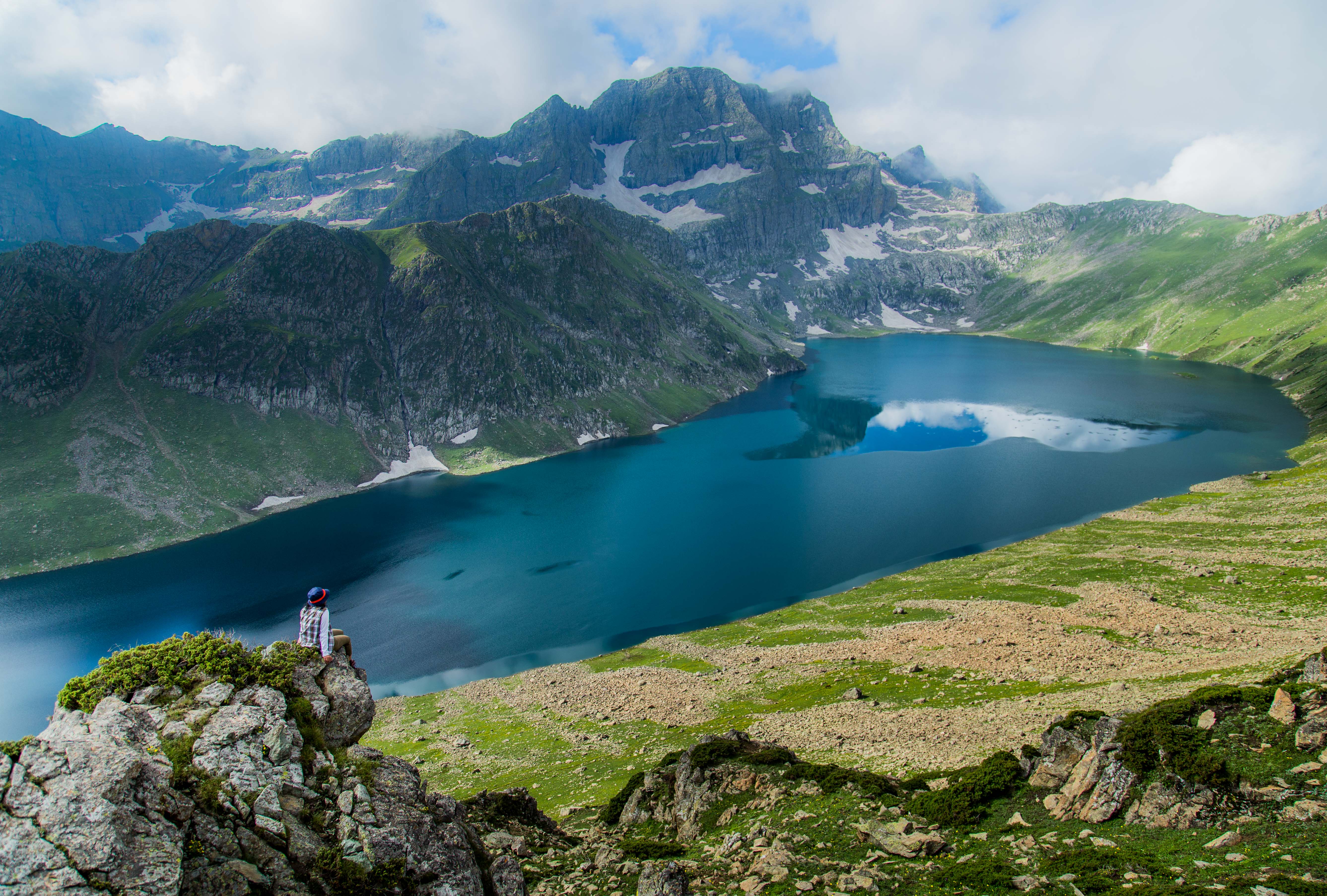 Соединяет озера 4. Кашмир природа. Bhrigu Lake. Saghamo Lake.