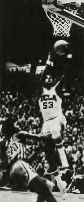 <span class="mw-page-title-main">Larry Hollyfield</span> American basketball player