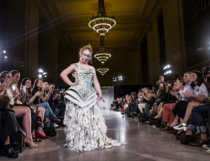 File:Madeline Stuart in Hendrik Vermeulen Bridal Couture - Vanderbilt Hall  at Grand Central - NYC - MB New York Fashion Week.jpg - Wikimedia Commons