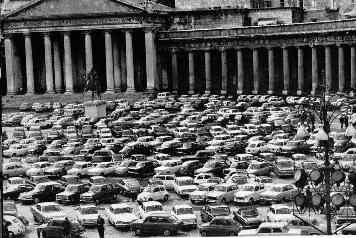 File:Napoli, Piazza Plebiscito 2.jpg