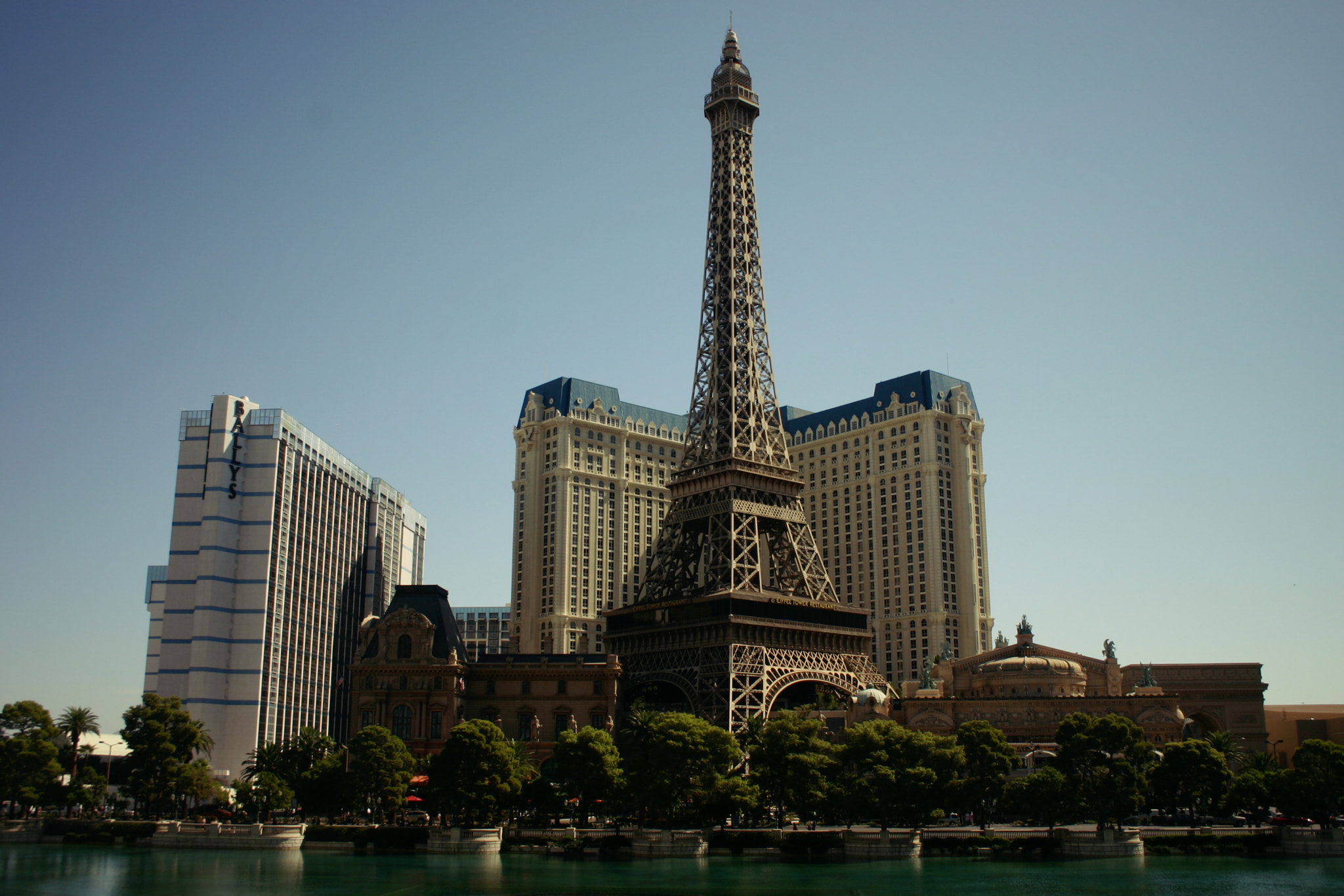 3,576 Paris Las Vegas Hotel & Casino Images, Stock Photos, 3D