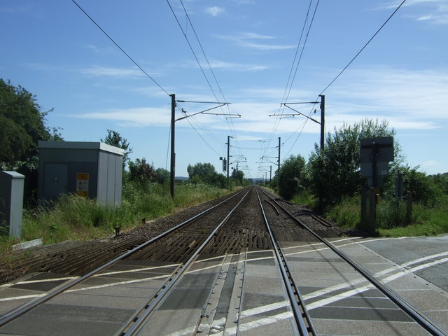 File:Railway towards Royston and London - geograph.org.uk - 5425621.jpg