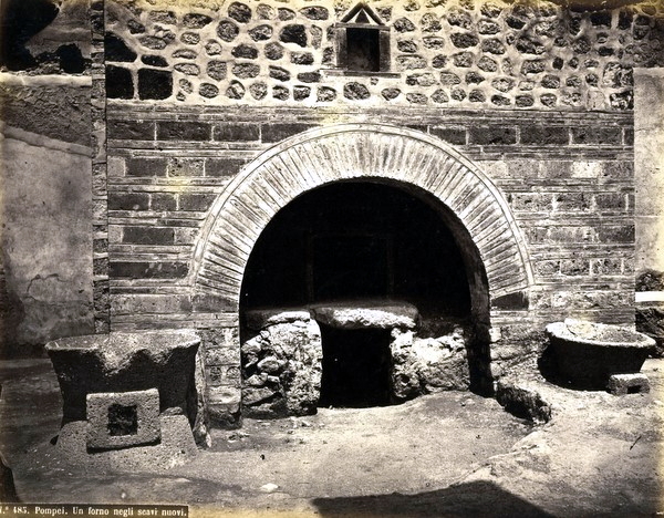 File:Rive, Roberto (18..-1889) - n. 485 - Pompei - Un forno negli scavi nuovi.jpg