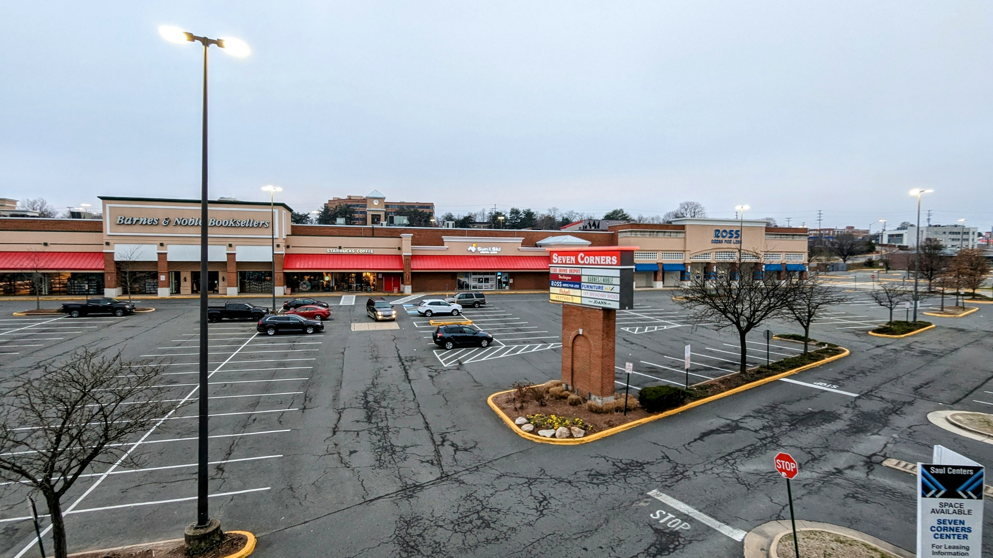 Seven Corners Shopping Center - Wikipedia