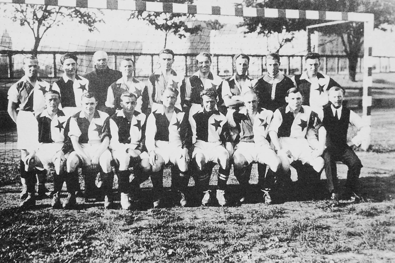 File:Slavia Prague 1925. Champions of the football league.jpg