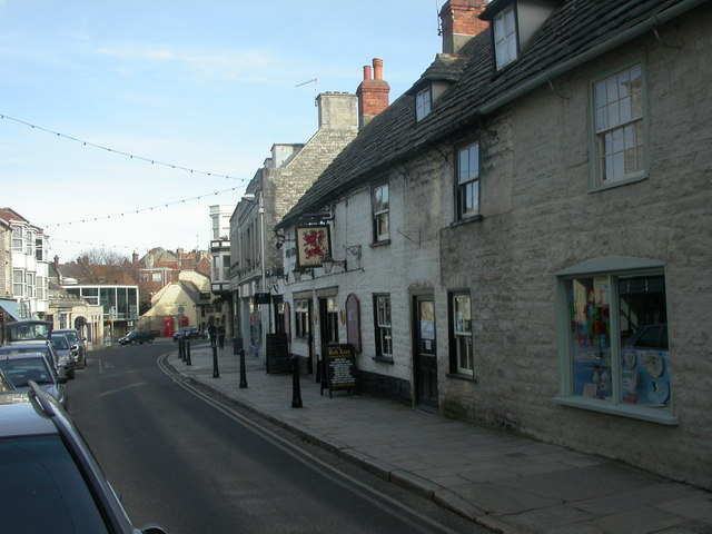 File:Swanage, Red Lion - geograph.org.uk - 1208083.jpg