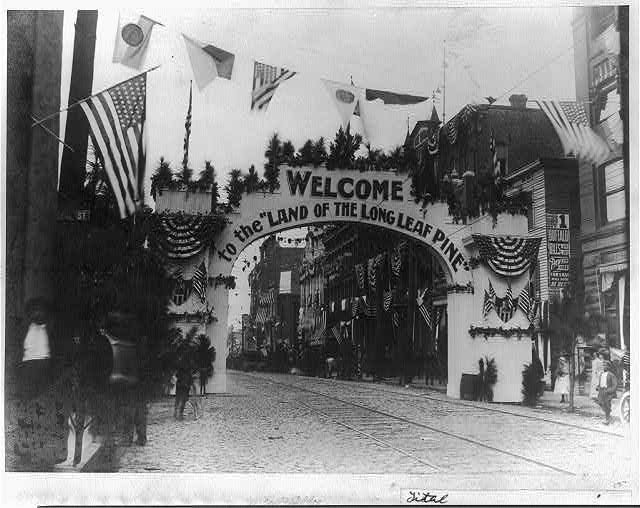 File:Taft welcome arch by day, Wilmington, N.C. LCCN2003663496.jpg