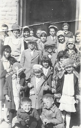 File:1930 Episcopal Sunday School class Betty on right in plaid jacket and hat.jpg