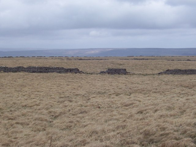 File:Abandoned Walls on Stake Fell - geograph.org.uk - 159675.jpg