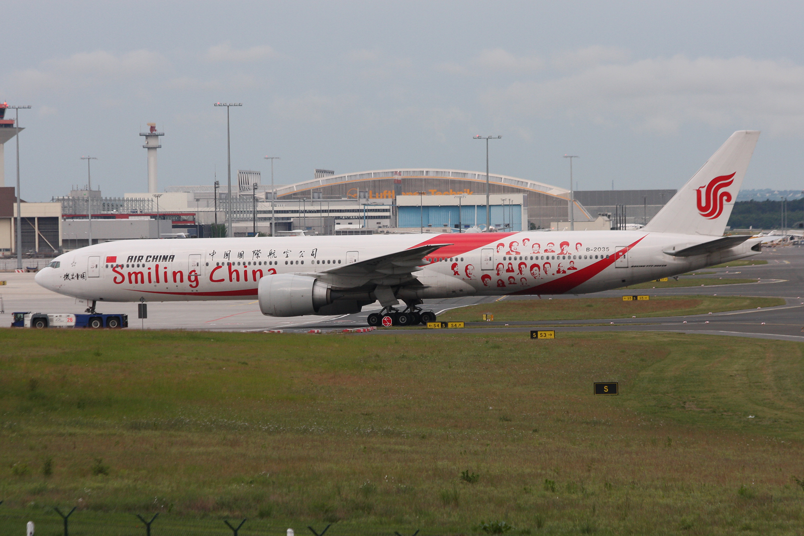 Эйр чайна. Боинг 777-39l(er). Боинг 777 200 ред Вингс. Air China Boeing 777. Boeing 777-200 Red Wings внутри.