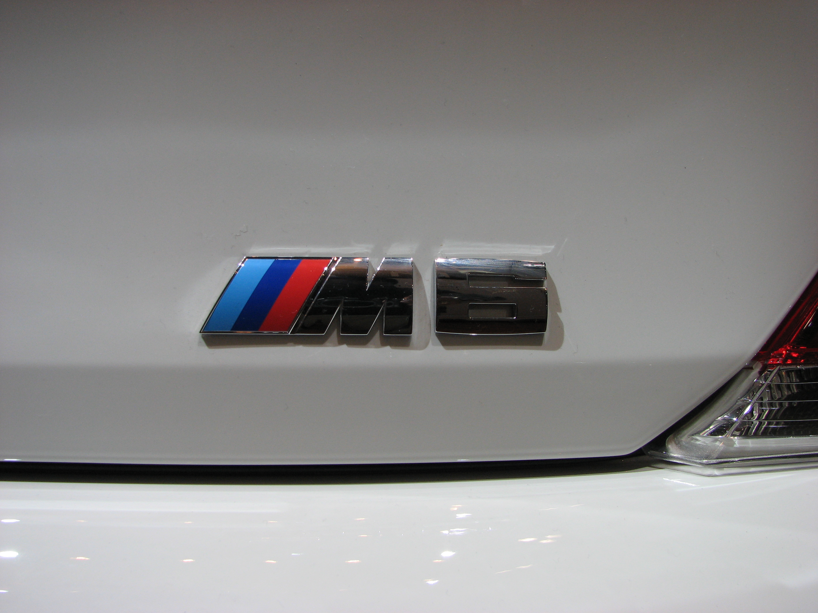 bmw m6 logo