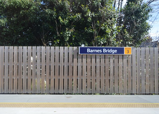 File:Barnes Bridge Station - geograph.org.uk - 4983069.jpg